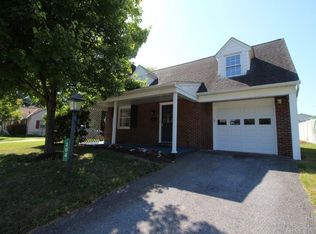 204 W Conestoga St, New Holland, PA 17557