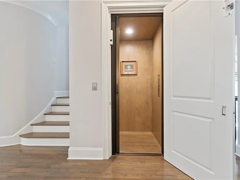 1135 Cordia Ave NW — Photo 2