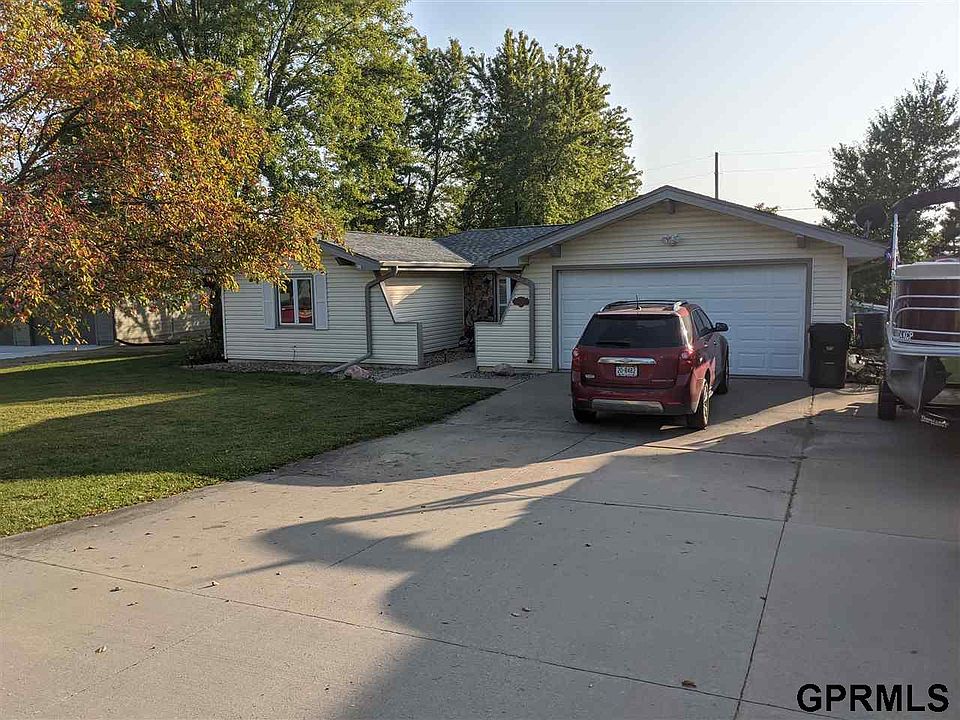 1st image of 2734 Overlook Cir