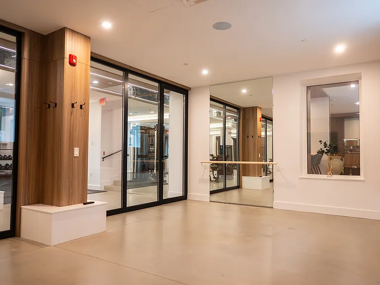The Roe at Manayunk Apartments and Townhomes — Photo 55
