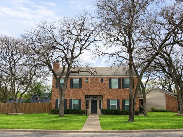 712 Enfield Dr, Rockdale, TX 76567