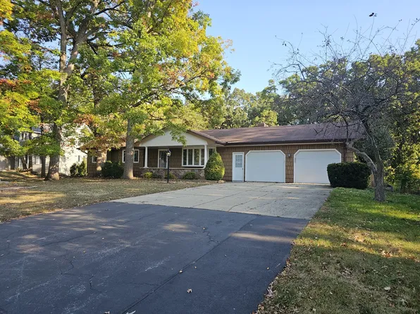 823 Greenwood Ave, Carpentersville, IL 60110