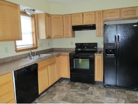 4th image of 495 E Main St APT C