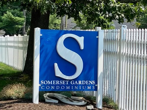 450 Somerset Ave APT 708, Taunton, MA 02780