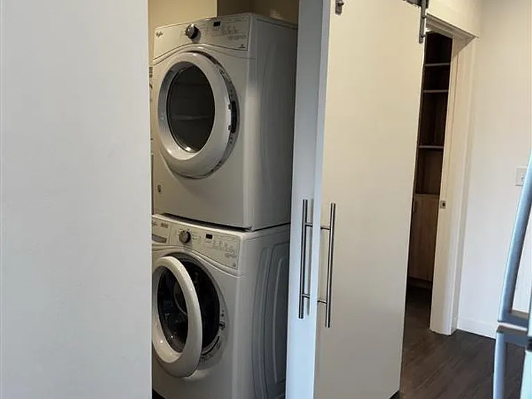 Crew Apartments — Photo 23