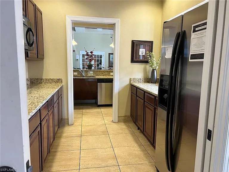 10300 Via Colomba Cir — Photo 37