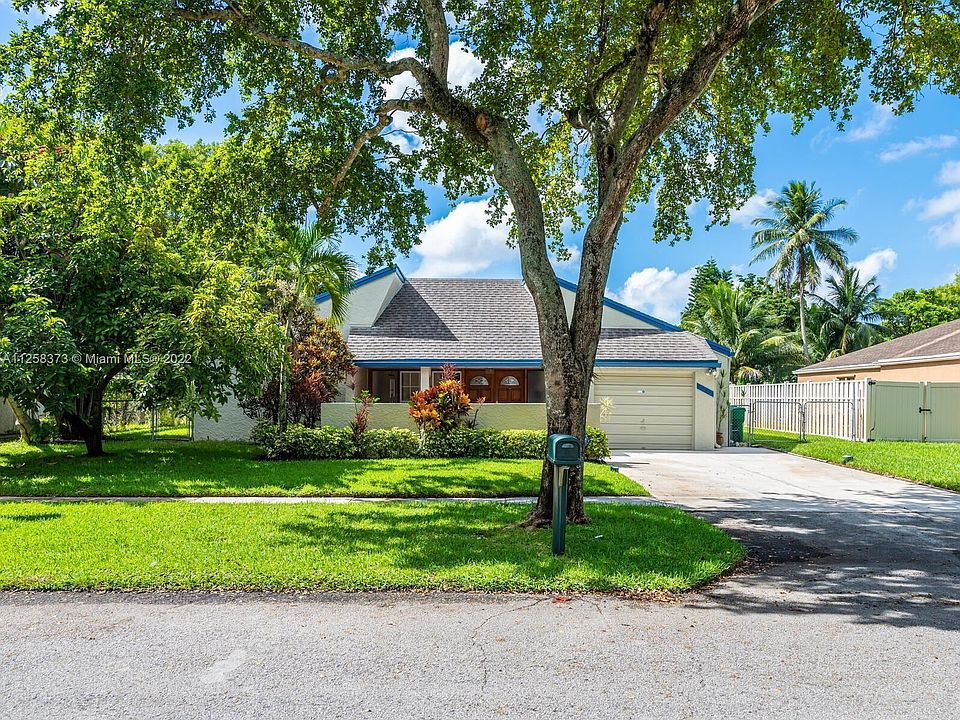 1st image of 9480 SW 49th Pl
