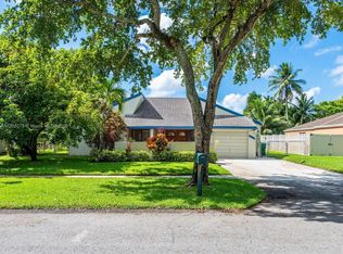 9480 SW 49th Pl, Cooper City, FL 33328