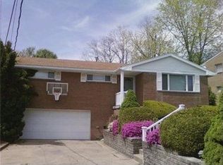 108 Chanticleer Dr, Pittsburgh, PA 15235