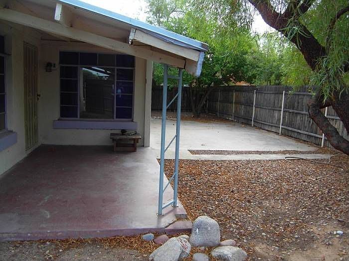 Front yard/patio