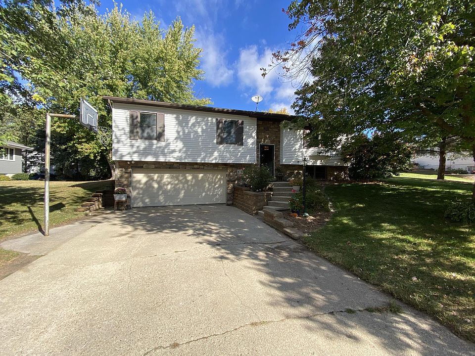 1st image of 676 Maryville Heights Dr