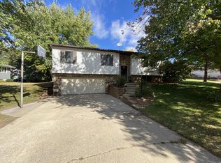 676 Maryville Heights Dr, Hazel Green, WI 53811