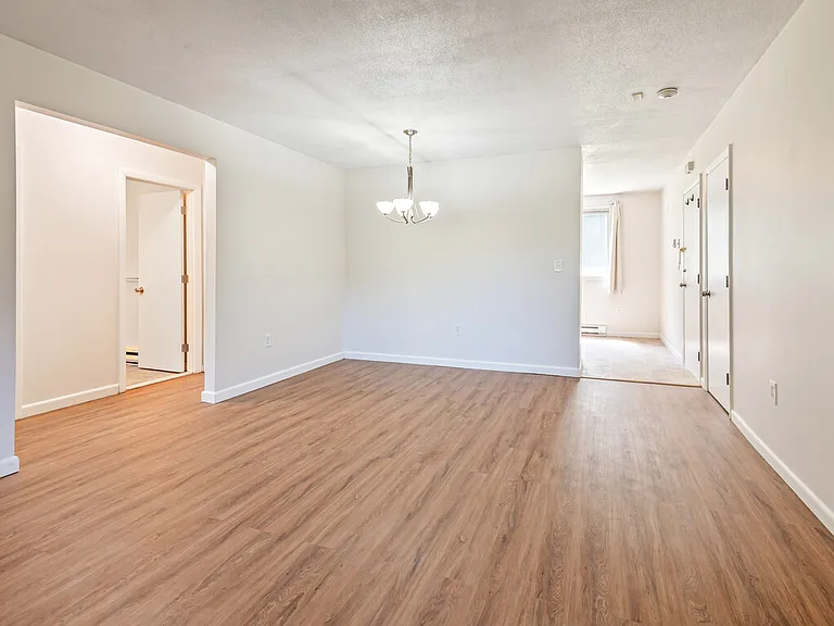 121 Bailey St #D31 — Photo 15