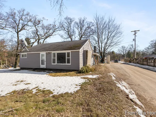 6348 Holton Rd, Twin Lake, MI 49457