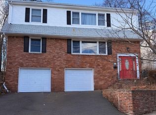 81 Lakeshore Dr, Prospect Park Boro, NJ 07508