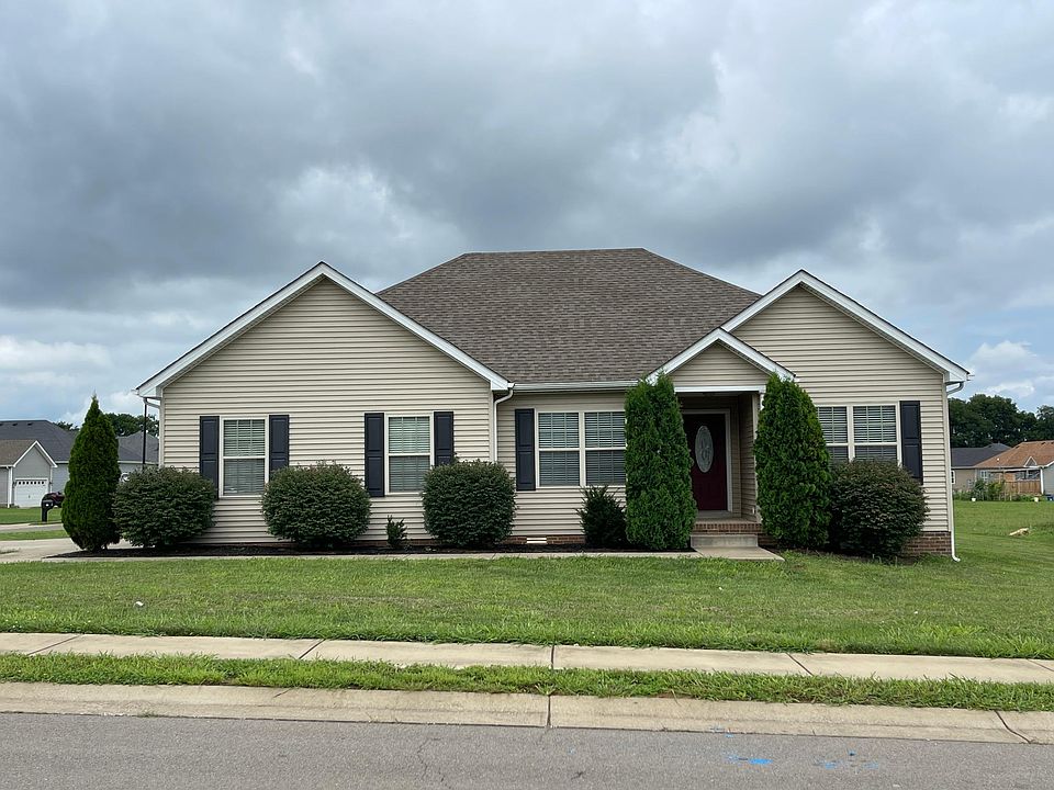 1st image of 594 Moss Creek Ave