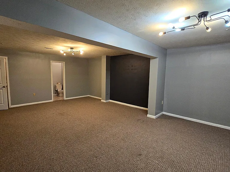 6565 Ronald Rd — Photo 16