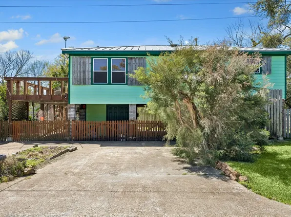 1009 3rd St, Seabrook, TX 77586