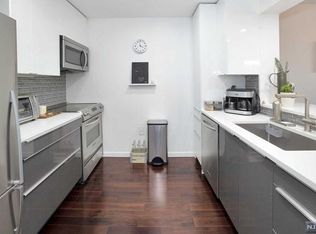 2216 City Pl, Edgewater, NJ 07020