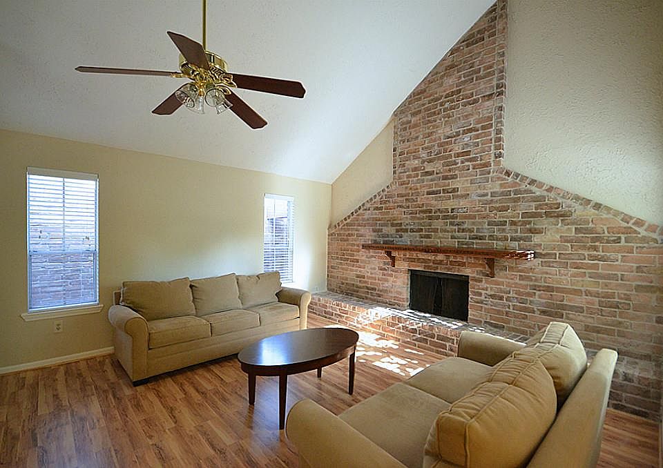1st image of 10423 Huntington Way Dr