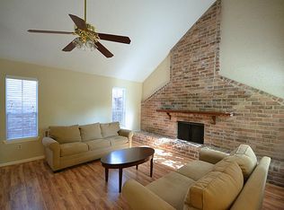10423 Huntington Way Dr, Houston, TX 77099