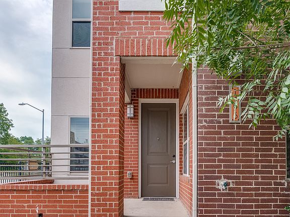 3rd image of 1596 Fiji St