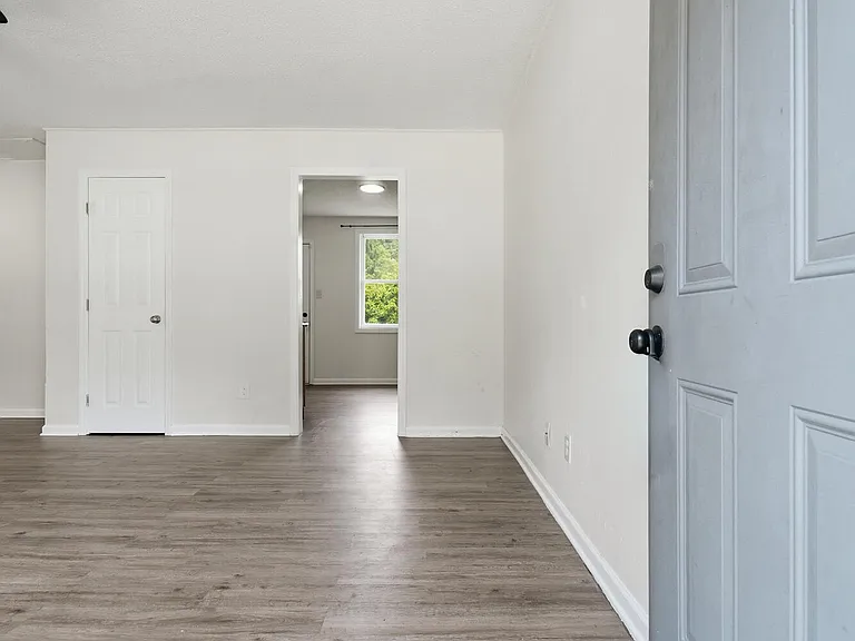 1218 Davis St — Photo 4