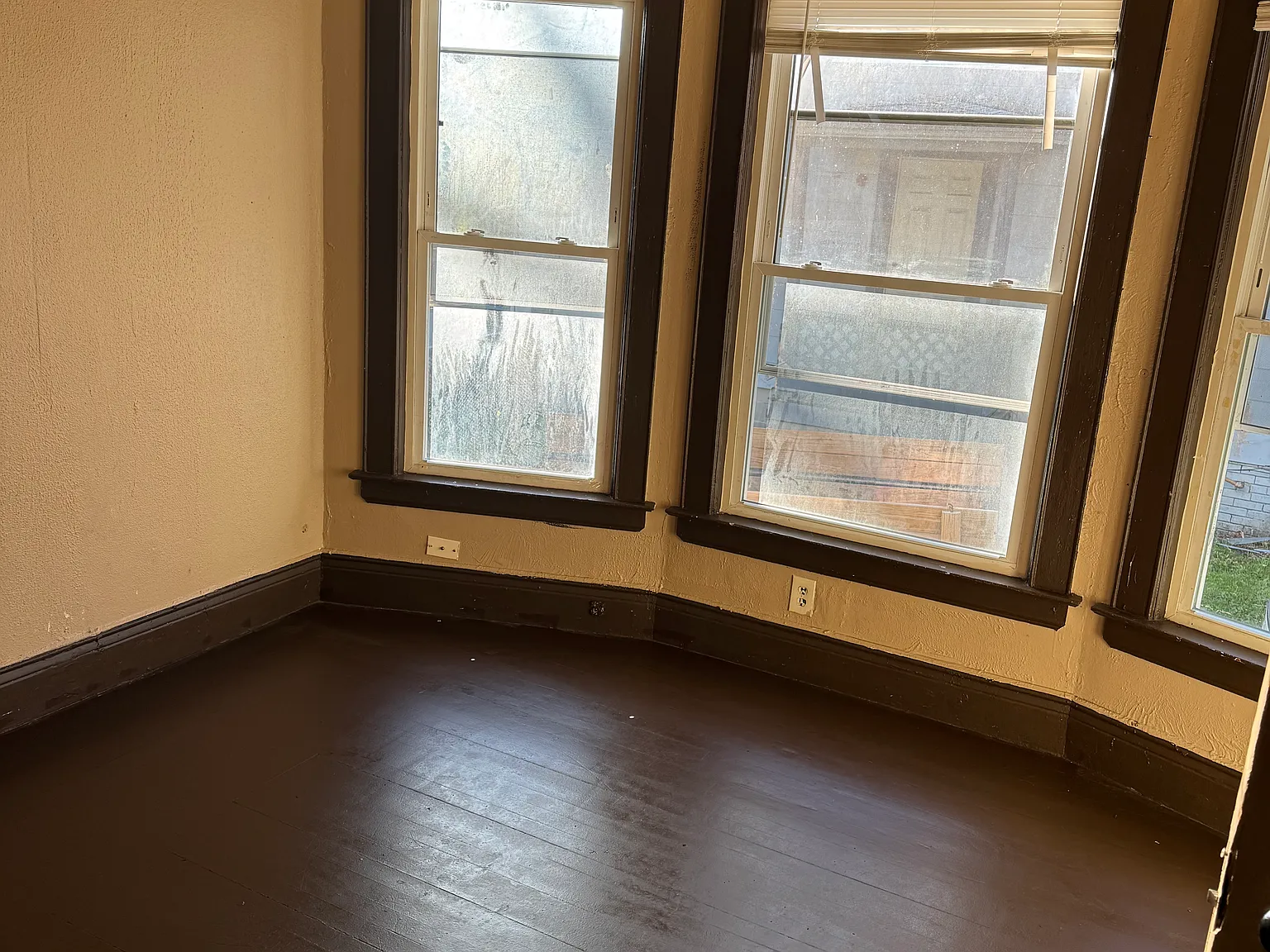 4 bed, $1,100 — Photo 4