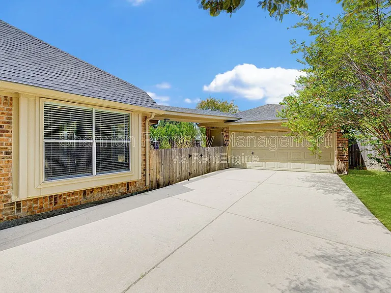 14407 Jessica Falls Cir — Photo 23