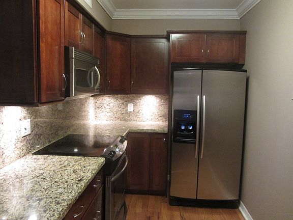2nd image of 615 NE 12th Ave APT 109
