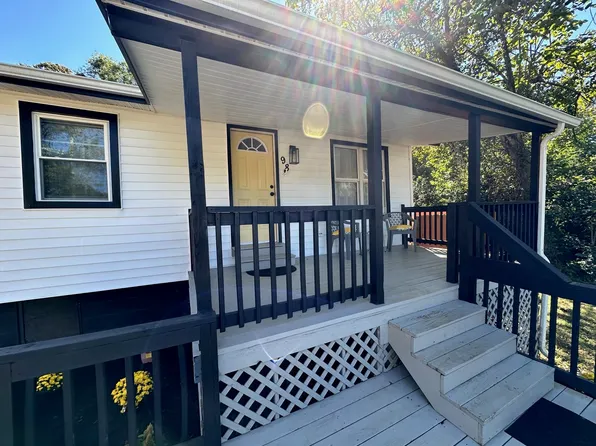 98 Spring Ln, Gladstone, VA 24553