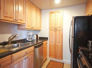 598 Vfw Pkwy #3R, Boston, MA 02132