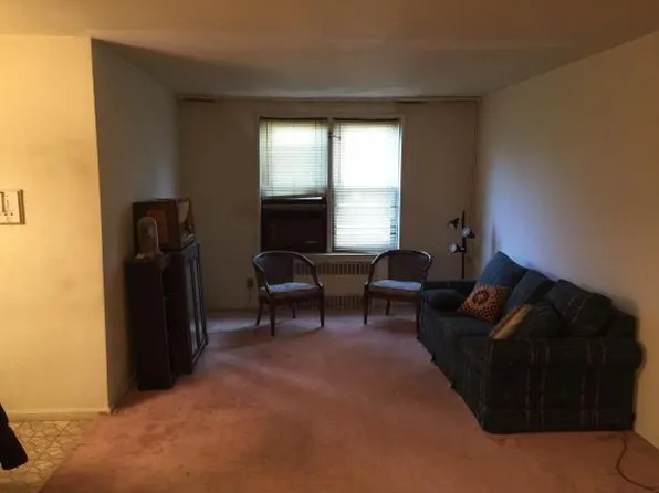 3655 Shore Pky image 1 of 10