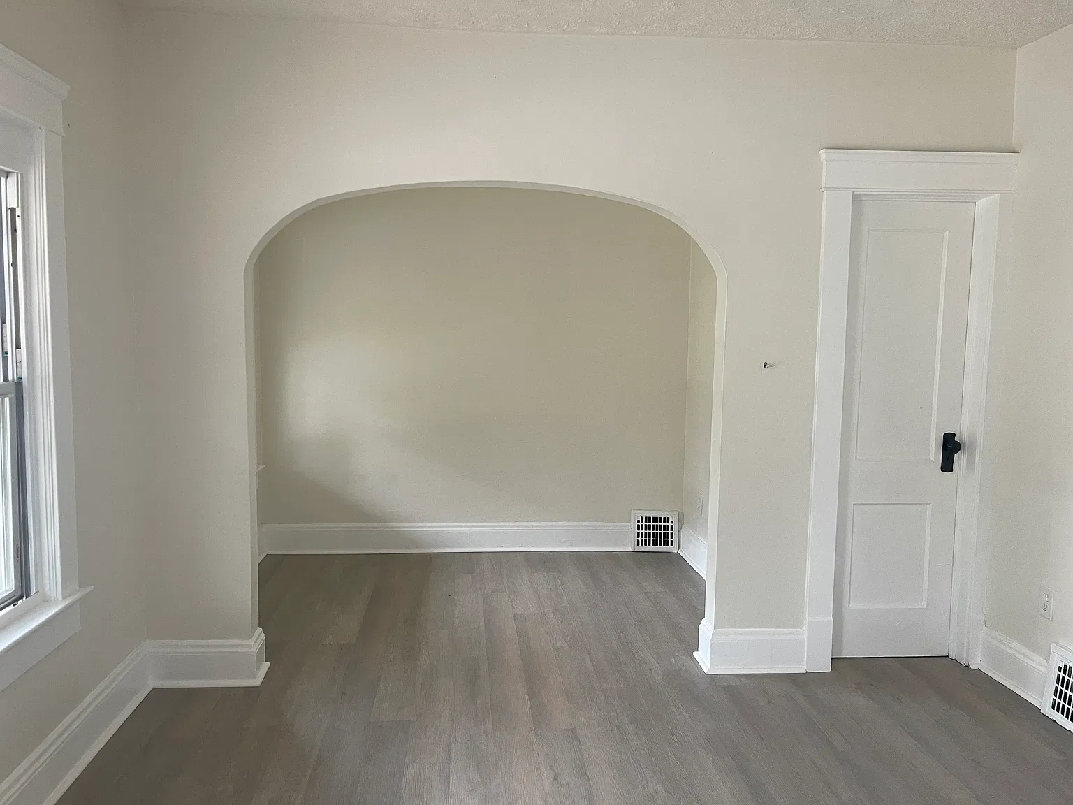2312 Roanoke Ave — Photo 4