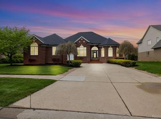 55081 Timberland Ln, Macomb, MI 48042