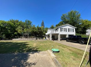 741 Riverside Dr, Vermilion, OH 44089