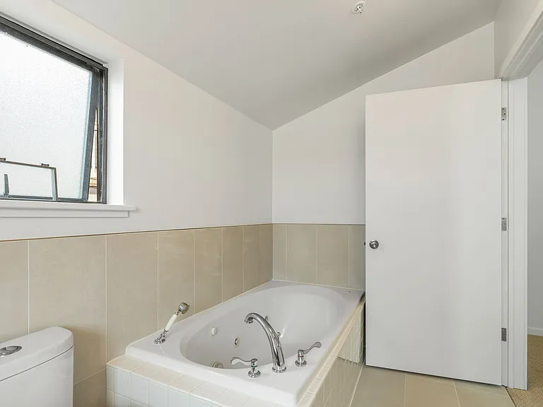 2048 13th Ave W #8 — Photo 36