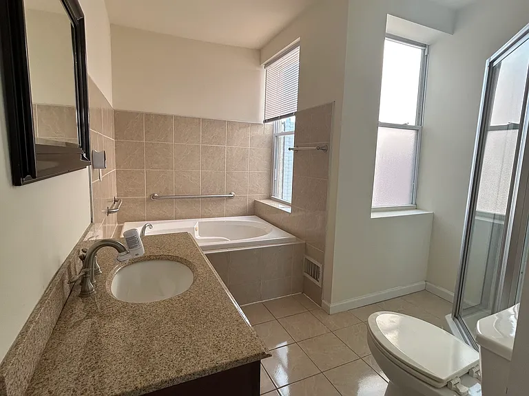 1008 Winton St — Photo 15