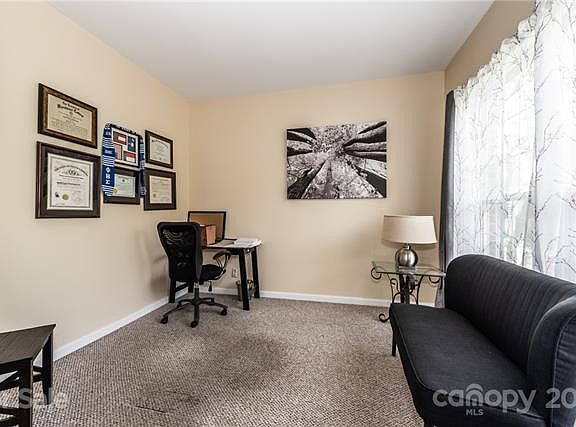 5th image of 6249 Bells Mill Dr