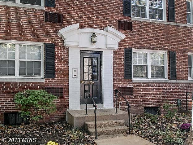 1st image of 206 N Trenton St APT 3