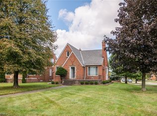6710 Hollywood Dr, Parma, OH 44129