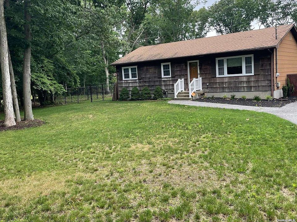 21 Canterbury Boulevard, East Setauket, NY 11733 Zillow