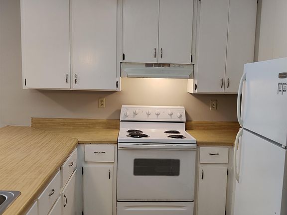 4th image of 1416 Charlotte St APT C