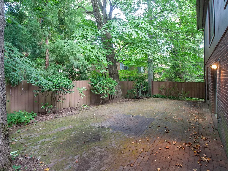 3503 Redwood Ct — Photo 69
