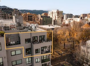 300 NW 8th Ave APT 902, Portland, OR 97209