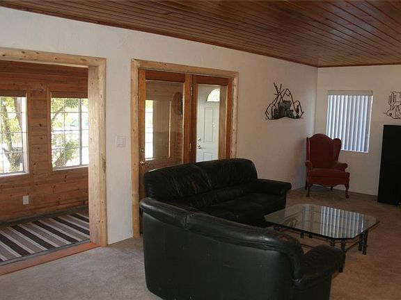 5th image of 995 Cameron Dr