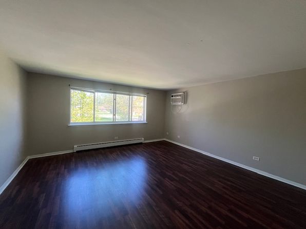 7091 170th St APT 1E, Tinley Park, IL 60477