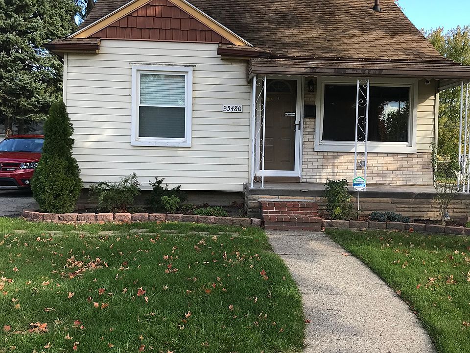 1st image of 25480 Fern St