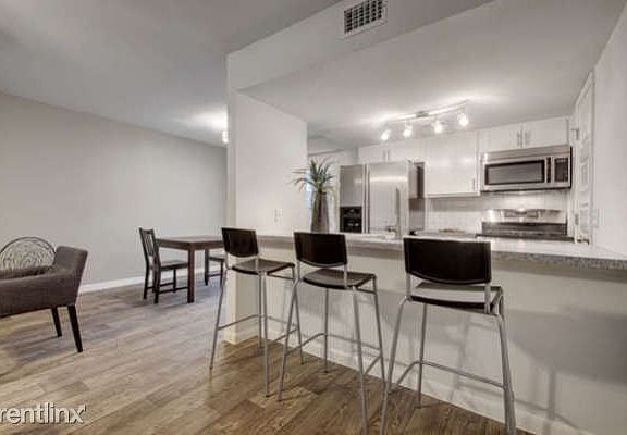 2909 51st - kitchen