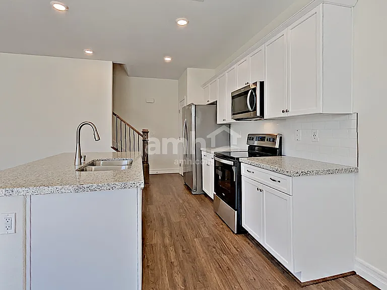 967 Nero Ave — Photo 4